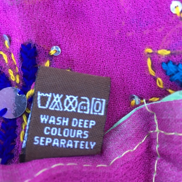 100% Silk Embroidered Embellished Oblong Scarf, a masterpiece craft - Picture 5 of 5